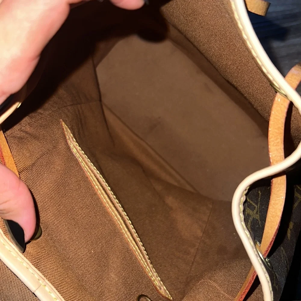 Authentic Louis Vuitton montsouris mm backpack - Picture 9 of 10